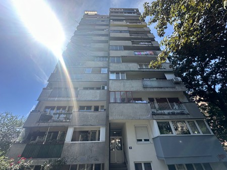Zgrada u Rakovici u kojoj se dogodilo ubistvo žene