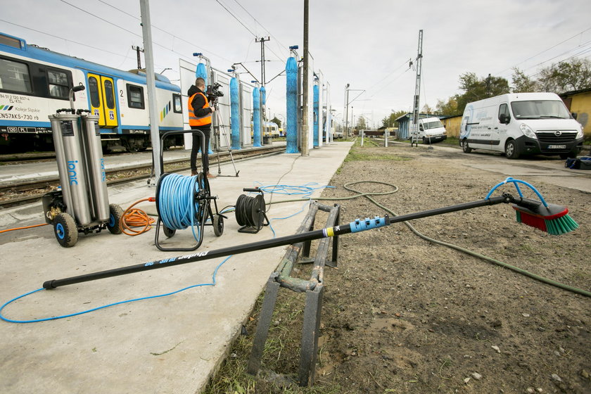 Katowice. Koleje Ślaskie zakupiły automatyczną myjkę pociągów