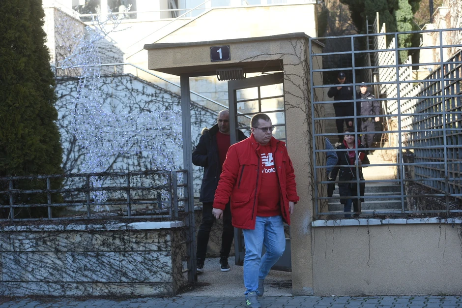 Policajci su na licu mesta saslušali Jelenu Karleušu, Duška Tošića i dvoje svedoka - Jeleninog brata Marka i tetku Danijelu