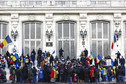 Przeciwnicy certyfikatów covidowych próbowali wziąć szturmem rumuński parlament
