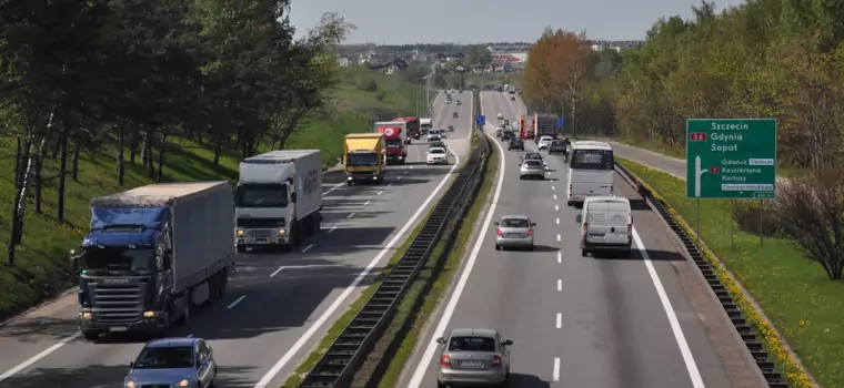 Czasowe zniesienie zakazu ruchu dla aut ciężarowych