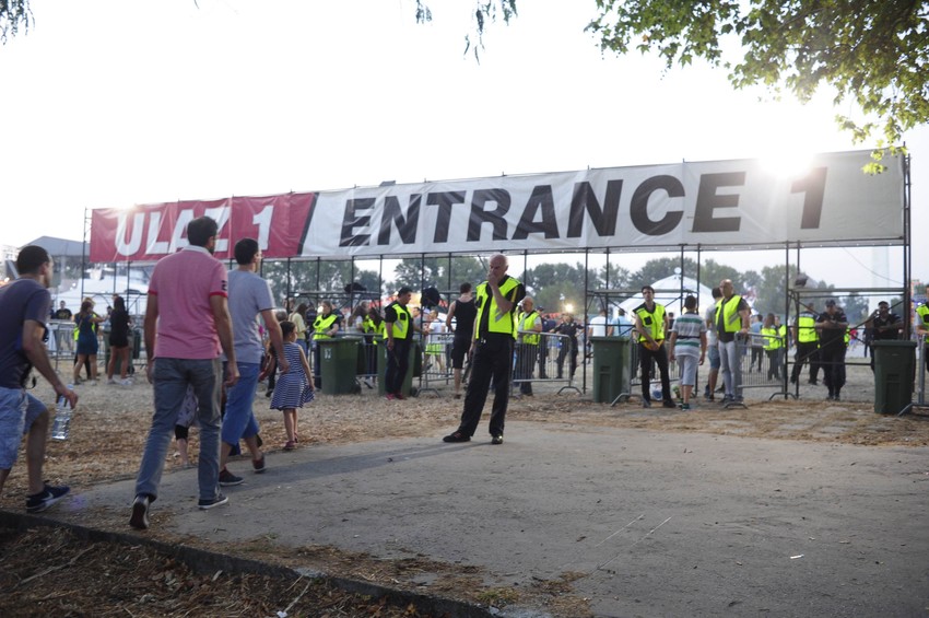 Posetioci na raspolaganju imaju tri ulaza