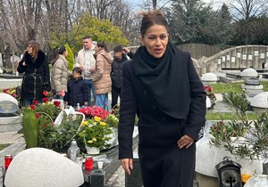 Mina Kostić na pomenu Džeju