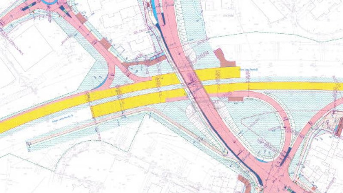 Kończą się prace nad projektem budowlanym przedłużenia Trasy Uniwersyteckiej do al. Jana Pawła II wraz z modernizacją ul. Glinki (od Jana Pawła II do Magnuszewskiej). Przetarg na realizację planowany jest po wakacjach.