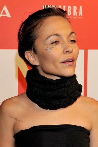 Pati Sokół na premierze filmu 'AmbaSSada' ze swastyką na twarzy