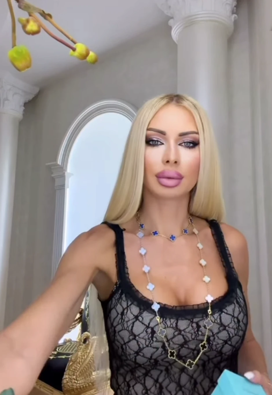 Milica se hvali luksuznim životom