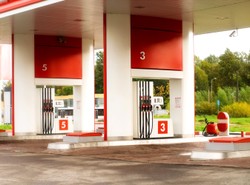 Komorowski da nam tanie paliwo