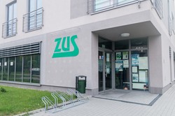 ZUS ma obowiązek wstrzymać świadczenie dla uchodźcy z Ukrainy od razu po jego wyjeździe z Polski