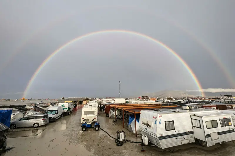 Zalany parking na festiwalu Burning Man (1 września)