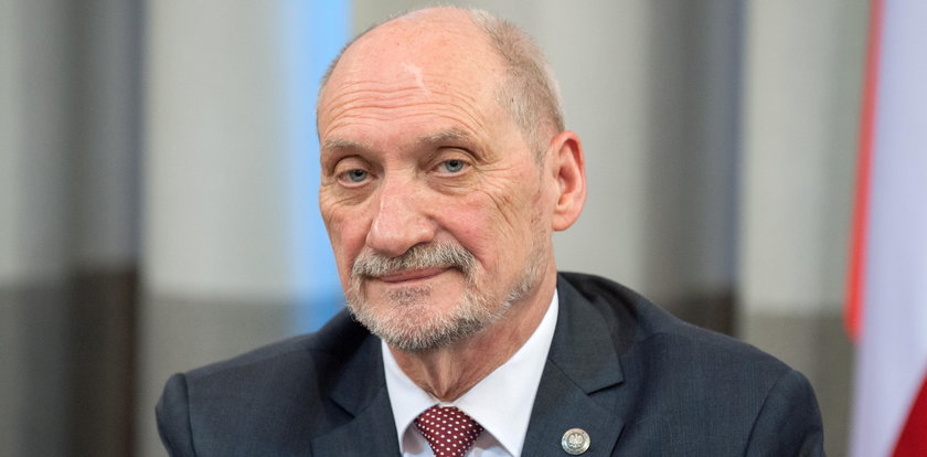 Macierewicz wytknął błąd TVP Info. Pozbawili go sukcesu