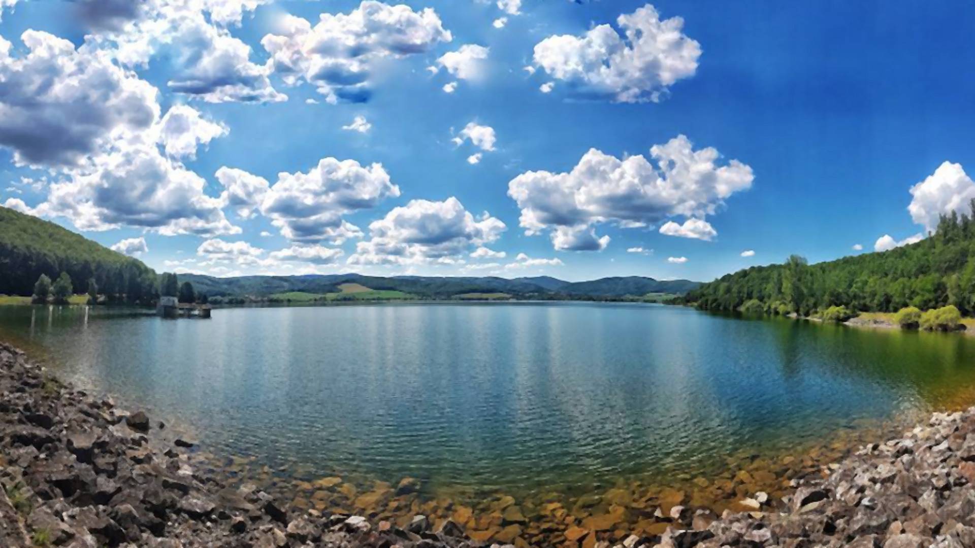 Najkrajšie slovenské jazerá: Kde sa môžeš toto leto okúpať?