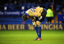 Kuszczak znów jest "wpuszczak". Polski bramkarz strzelił samobója. WIDEO