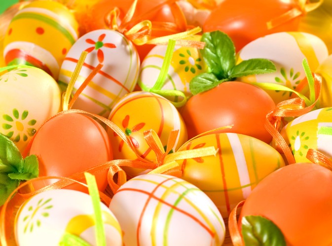 Wielkanocne pisanki z kokardką