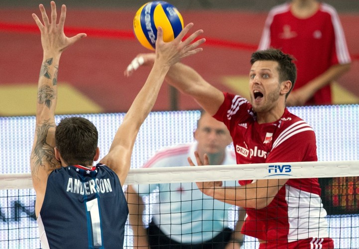 Donald Tusk nie przyniósł szczęścia siatkarzom. Polacy przegrali z USA