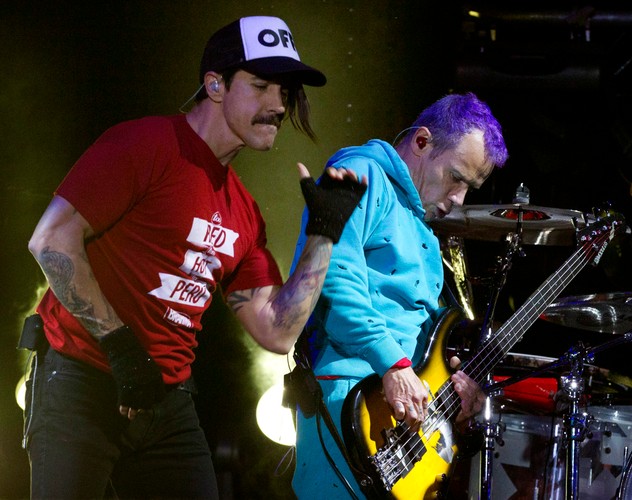 Red Hot Chili Peppers na lotnisku Bemowo