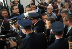 Awantura w Sejmie. Jak Radosław Sikorski uciekał dziennikarzom. Zobacz ZDJĘCIA