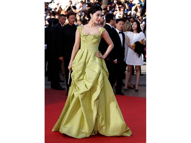 Fan Bingbing w Cannes w zielonej kreacji od Oscara de la Renty