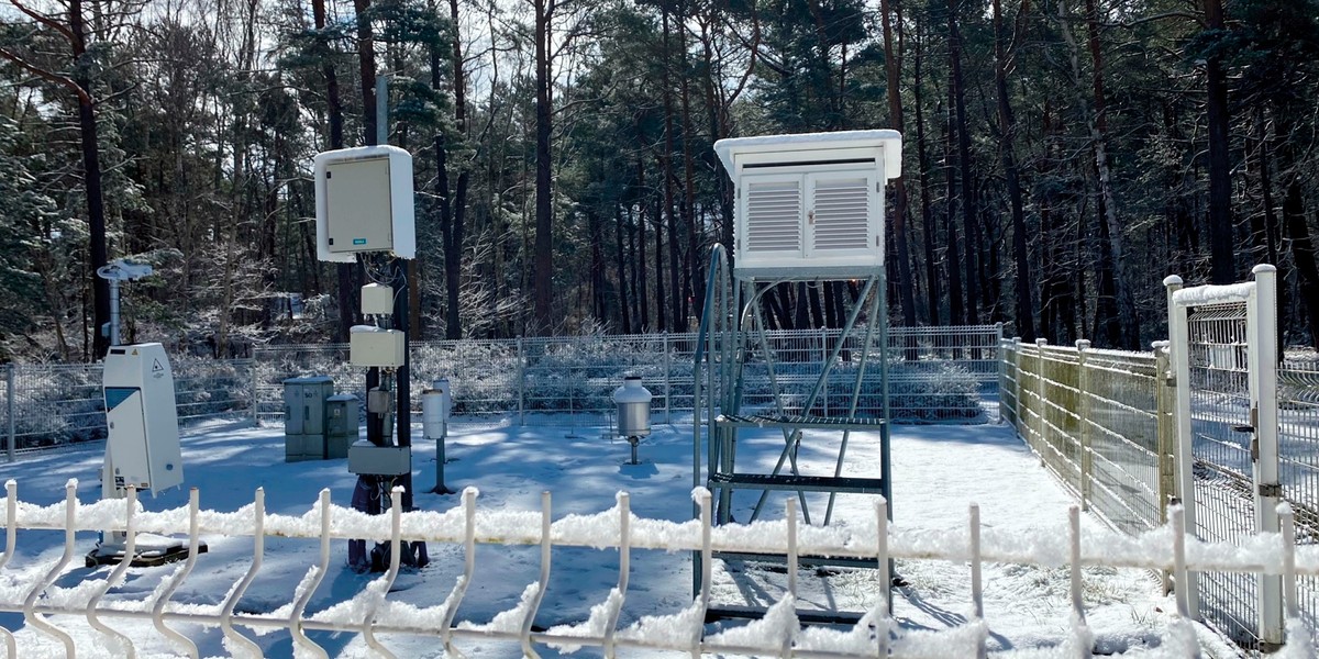 Weekend pochmurny, z intensywnymi opadami deszczu, deszczu ze śniegiem oraz śniegu. Od sobotniego wieczoru stopniowa poprawa pogody - zapowiada Instytut Meteorologii i Gospodarki Wodnej. 