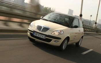 LANCIA Ypsilon Typ 846 Black&Red 1.3 Diesel 95KM 70KW