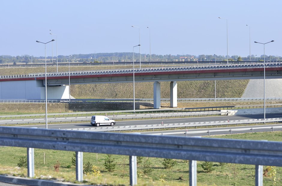 Autostrada A2. Widok z wiaduktu na A1