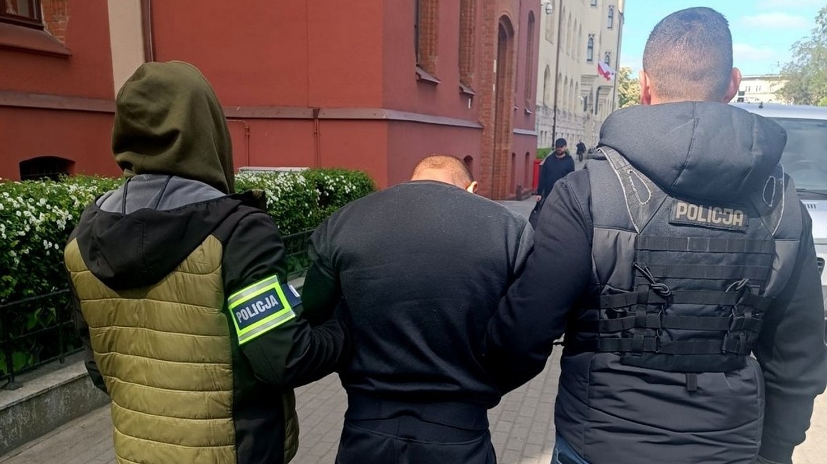 Atak nożownika pod Bydgoszczą. 26-latek i jego matka trafili do szpitala