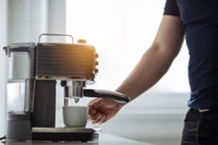 Tanie ekspresy ciśnieniowe. Sprawdzamy, co dostaniemy za kilkaset złotych