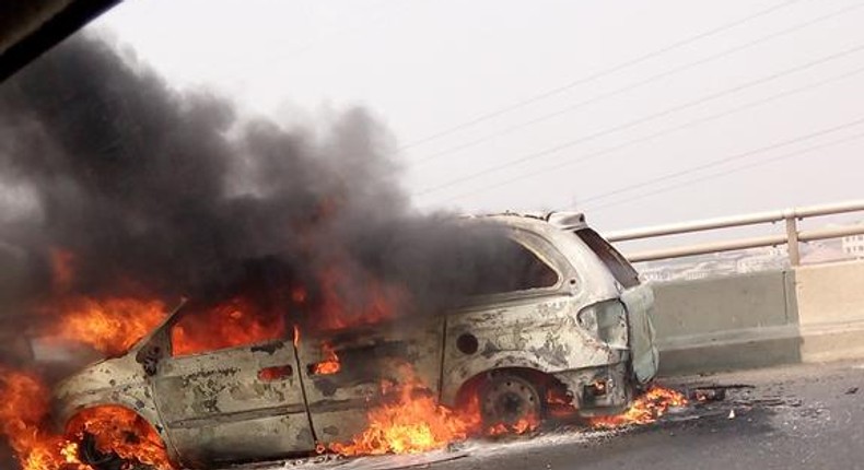 Mini van bursts into flames on 3rd mainland bridge