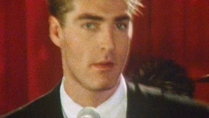 Spevák Richard Darbyshire.