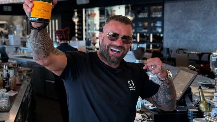 MMA fighter Karlos Vémola.