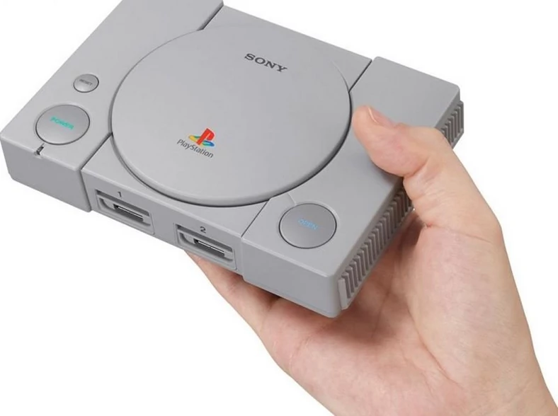  Oryginalny PlayStation Classic.