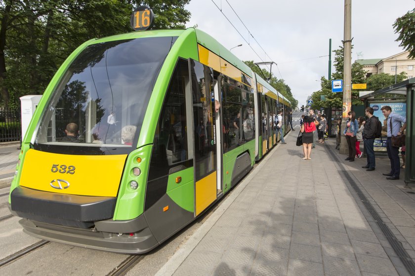 Przez letni rozkład będzie mniej tramwajów i autobusów