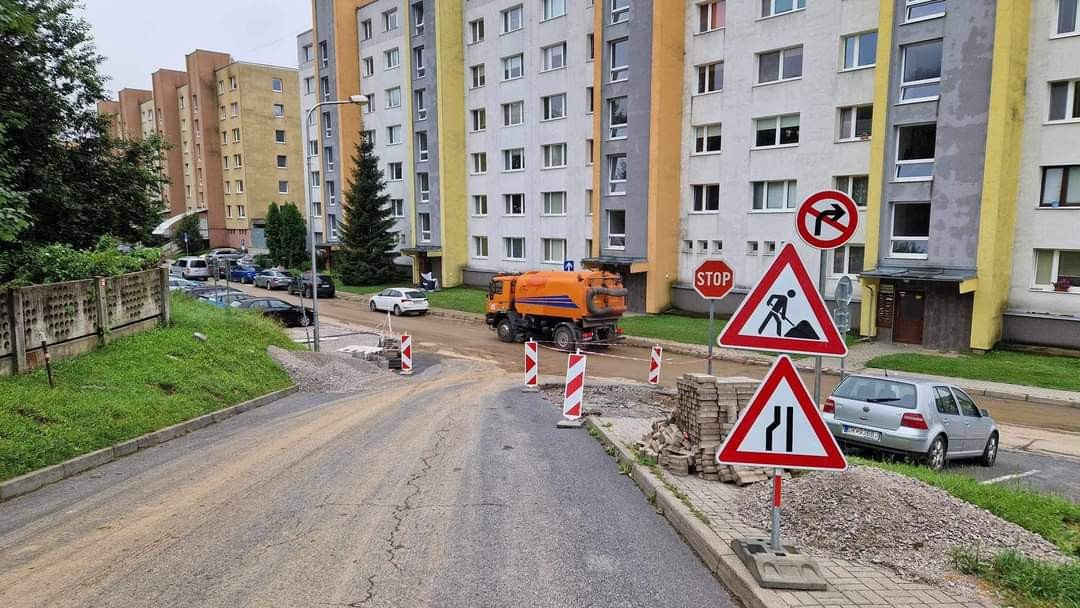 Ulice Dolného Kubína zaplavila prívalová voda.