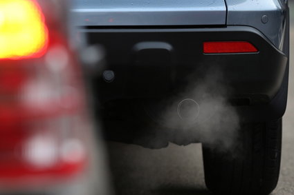 Producenci samochodów oszukują. Spalamy więcej paliwa