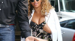 Seksowna Beyonce eksponuje duży biust