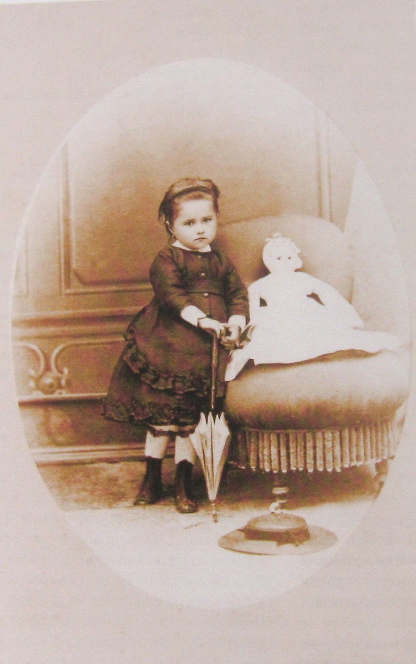 Devojčica s lutkom, Pančevo, kraj 19. veka