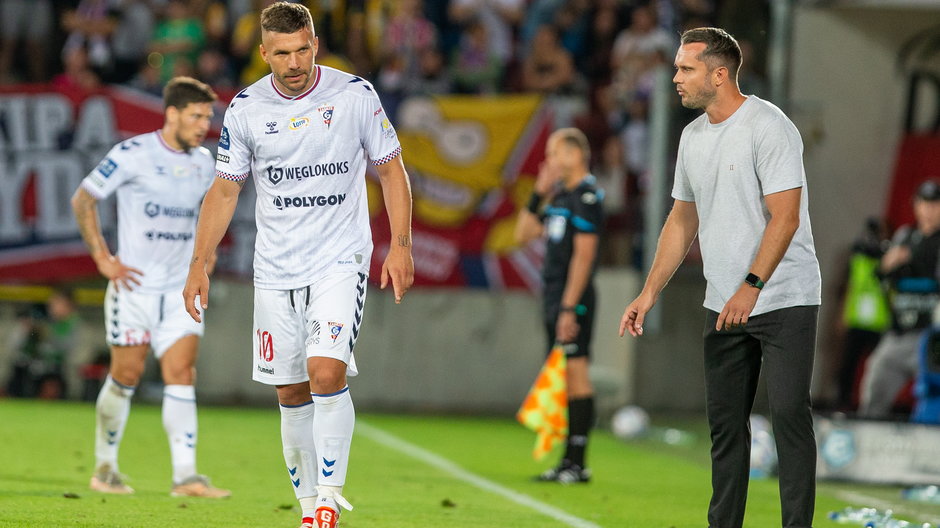 Lukas Podolski i Bartosch Gaul w meczu Górnika z Rakowem Częstochowa 