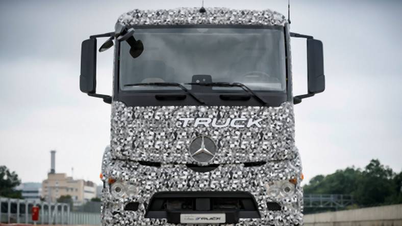 Mercedes-Benz eTruck, czyli Daimler chwali się nowym samochodem elektrycznym