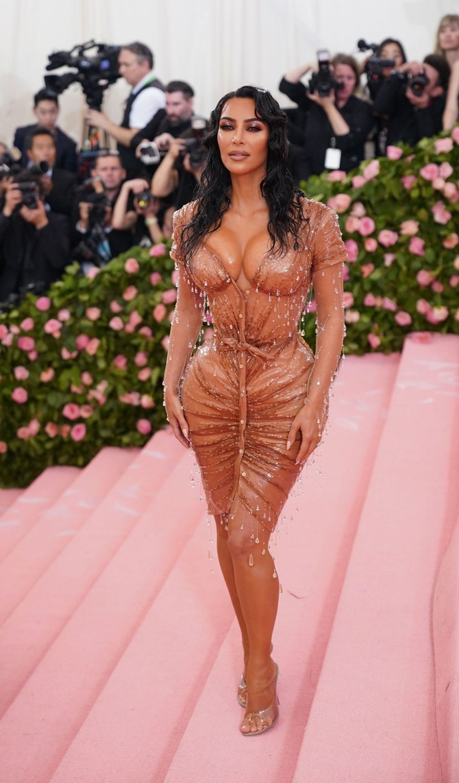 Kim Kardašijan je u ovoj kreaciji digla puno prašine 