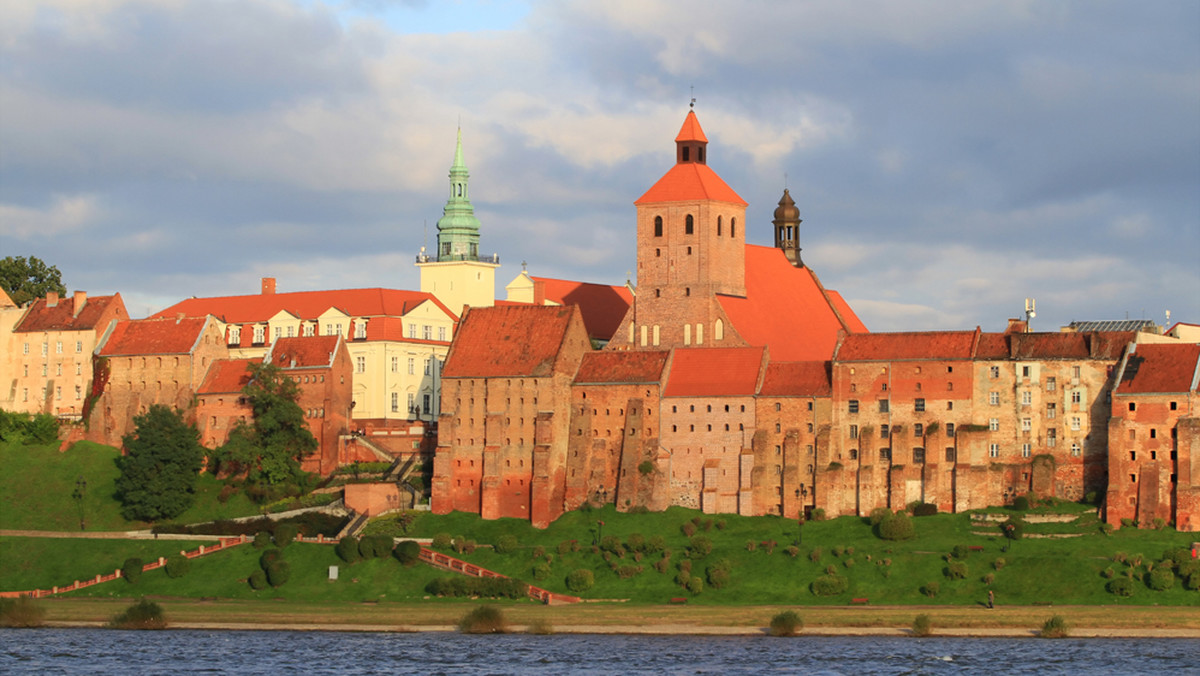 Wystawa "Potęga i upadek. Zamki Państwa Krzyżackiego" zostanie otwarta w piątek w Muzeum im. ks. Władysława Łęgi w Grudziądzu. Na ekspozycję złożą się fotografie oraz obrazy przedstawiające warownie.