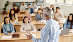 Nauczyciele wykluczeni z prawa nowego przywileju. MEN tłumaczy dlaczego