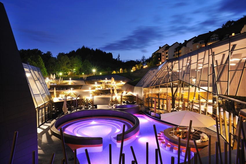 Luksuzni hoteli lepi i noću