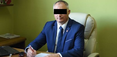 Pijany wójt rozwalił się na płocie. Najpierw nie chciał dmuchnąć w balonik, potem przepraszał. Wiadomo, jak skończy się ta sprawa