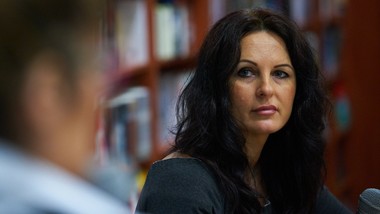 na koncie ma europejską nagrodę literacką. wraca z długo wyczekiwaną powieścią