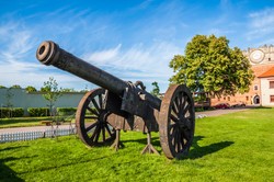 Tragiczny wypadek w dawnym krzyżackim zamku. Armata przygniotła nastolatka
