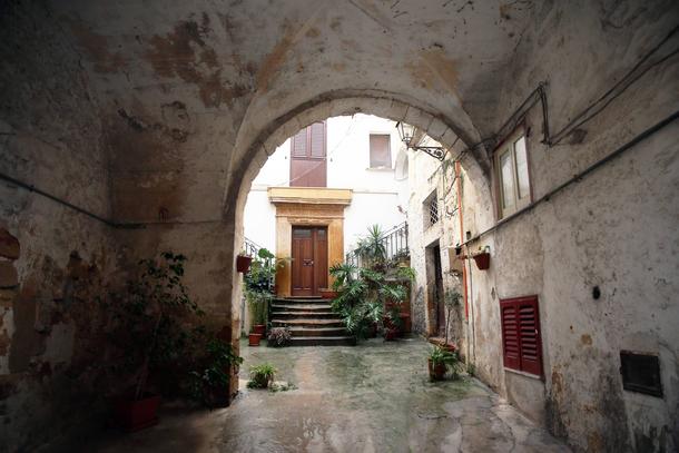 Włochy. Władze sycylijskiego miasteczka Sambuca sprzedają opuszczone nieruchomości za 1 euro
