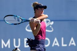 Elizabeth Mandlik próbuje iść w ślady słynnej matki