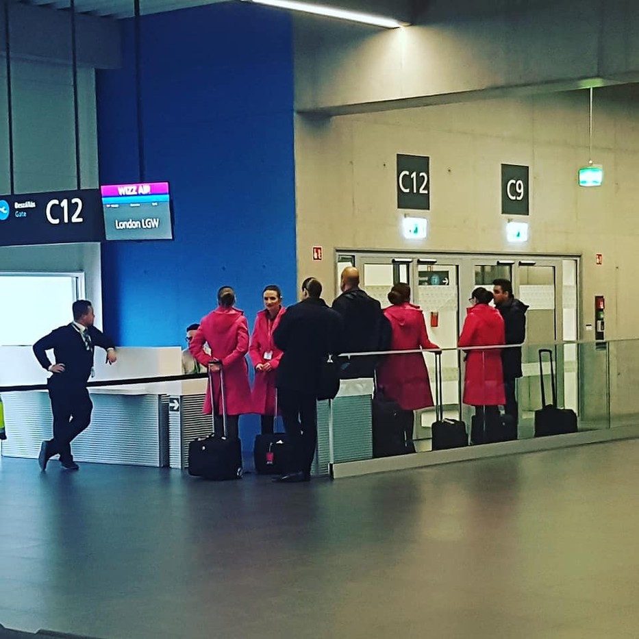 A pilóták és a stewardessek tették ki az utasok nagy részét.