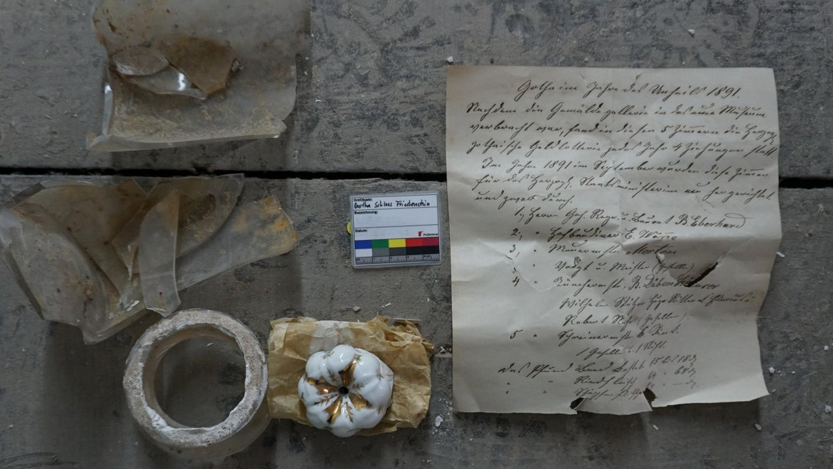 List w butelce sprzed 132 lat odkryty... na zamku