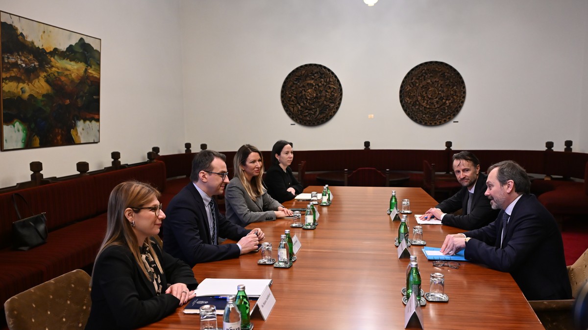 Petar Petković sastao se danas sa Emanuelom Žiofreom