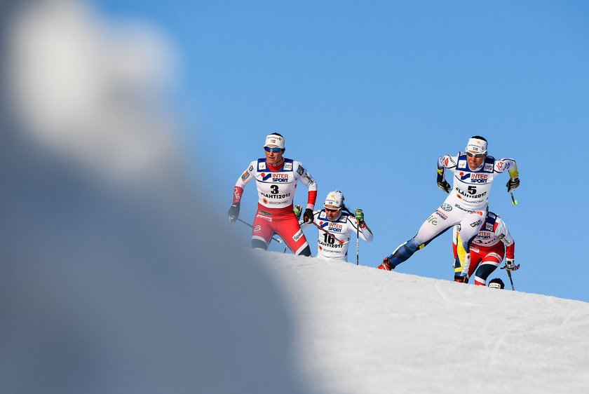 Marit Bjoergen wygrywa, a Heidi Weng... oszukuje? Afera po pechu Kalli